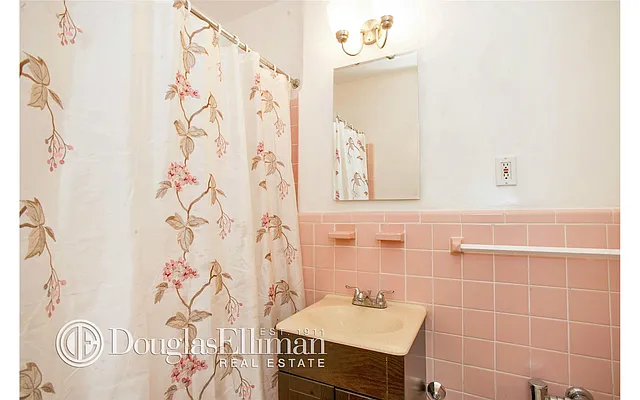 Sold by Douglas Elliman | media 19