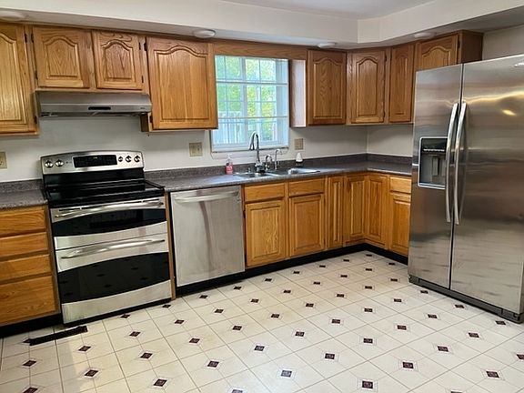 5th image of 10334 Woodhaven Cir