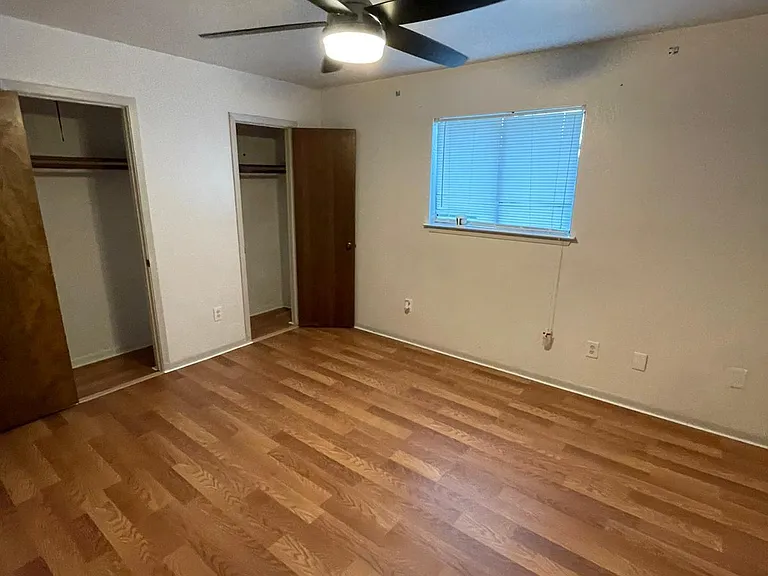 230 Berkshire Ln — Photo 5