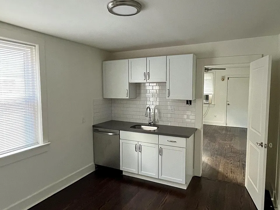 522 Aurora Ave