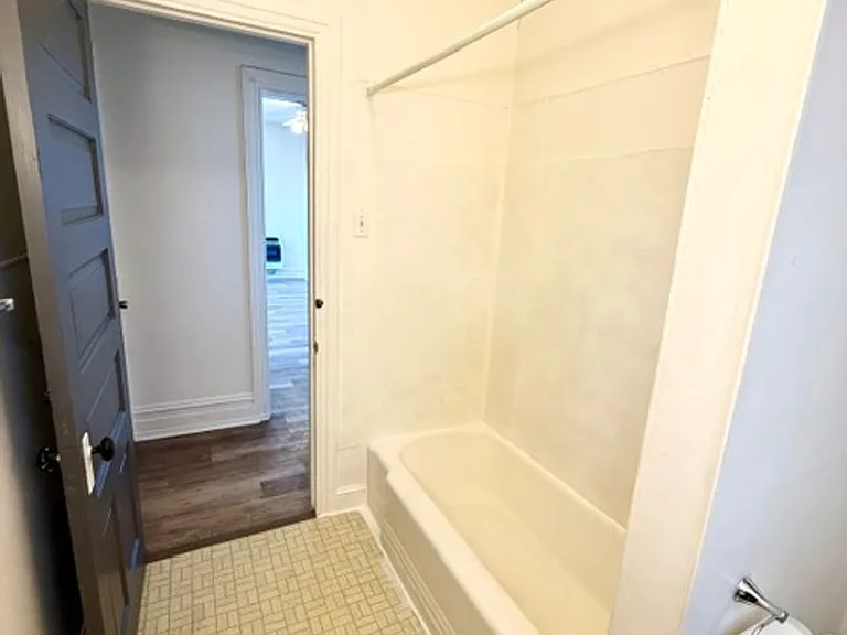18 N Pine St #2C — Photo 7
