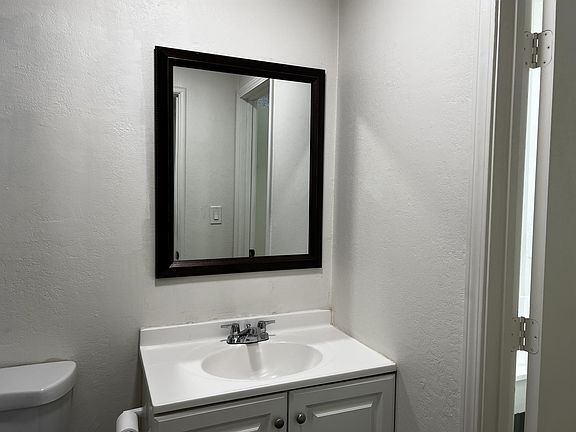 4th image of 330 Bird St #14