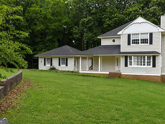 3rd image of 124 David Dr