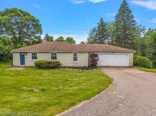 5125 Clarkston Rd, Clarkston, MI 48348