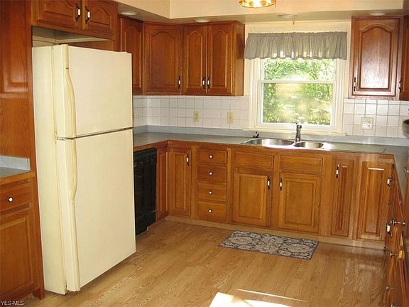 4th image of 28800 Clark Dr