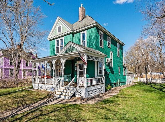 2nd image of 1224 Summit Ave