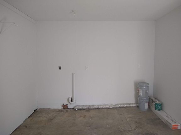 4th image of 11 Willowood Ln APT A