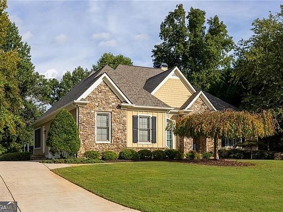 3rd image of 3552 Lake Ridge Dr