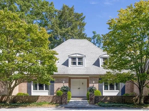 217 Feeks Lane, Locust Valley, NY 11560