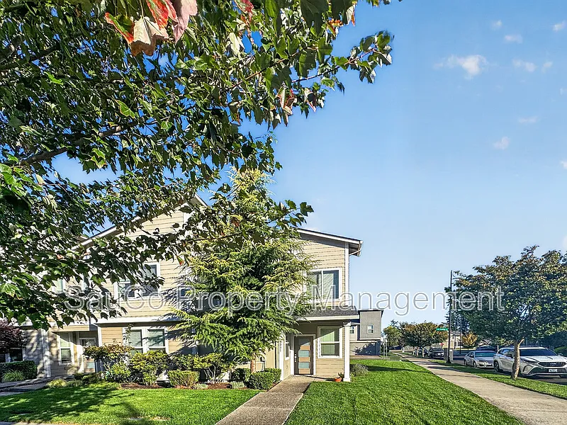 3 bed, 2.5 bath, 1548 sqft, $2,450 — Photo 1