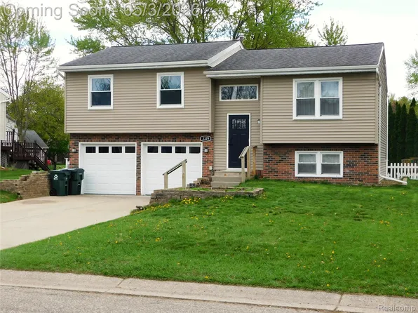 3329 Millcrest Dr, Lake Orion, MI 48360