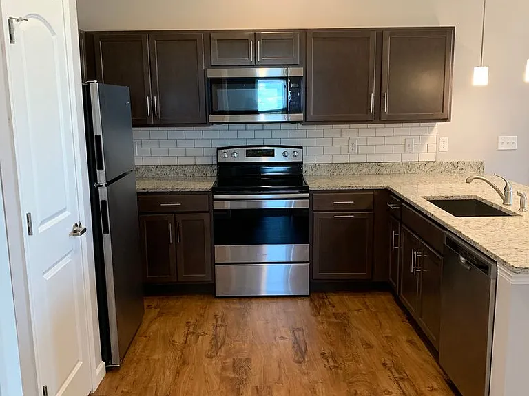 The Legends Apartments — Photo 73