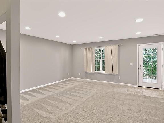 5th image of 9056 Ramapo Dr