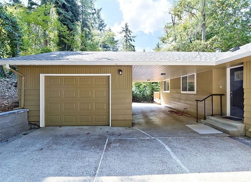 2nd image of 11441 E 284th Street