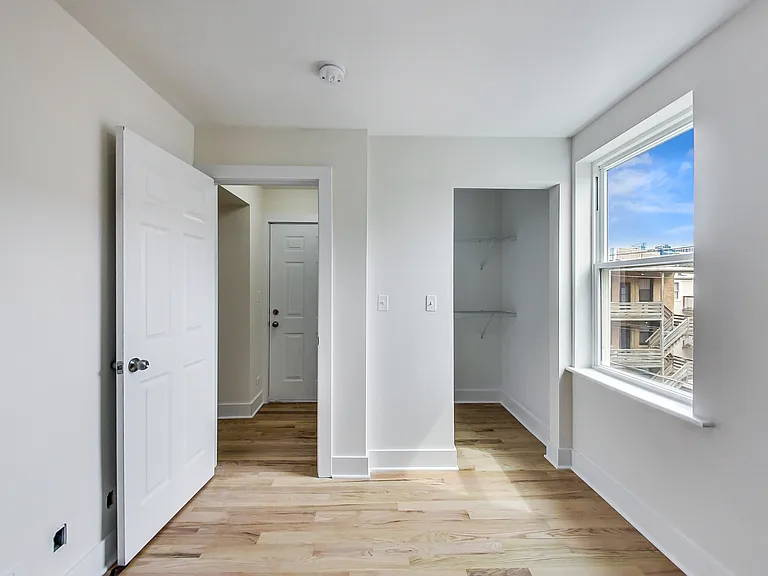 815 S Carpenter St #1R — Photo 8