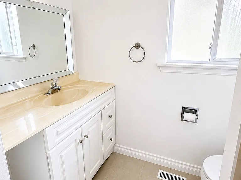 7154 Fayette Cir #UPPER — Photo 9