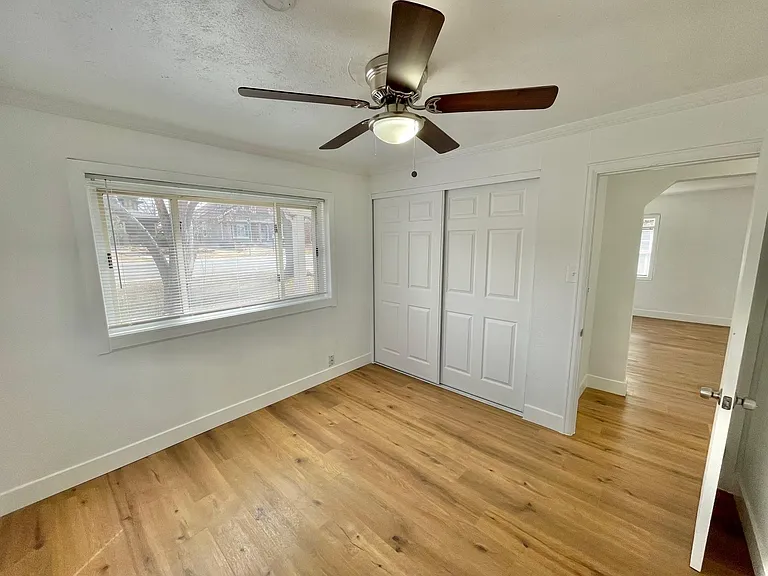 313 S Hudson St — Photo 10