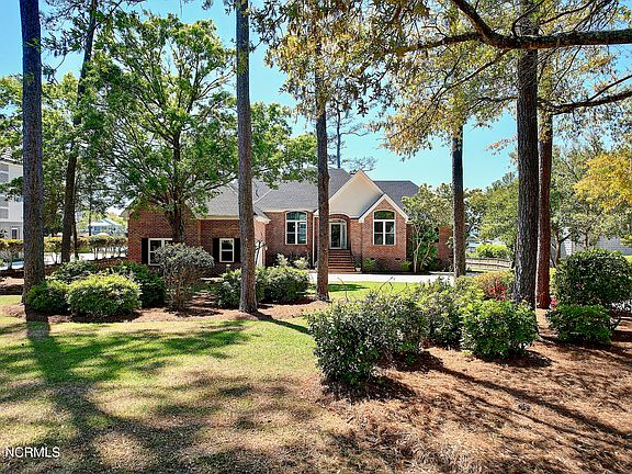 3rd image of 2654 Mariners Way SE