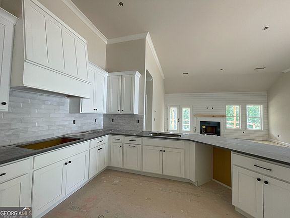 5th image of 8255 Crooked Creek Dr