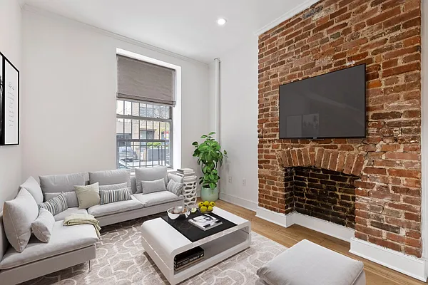 Rented by Abode Residential LLC | media 9