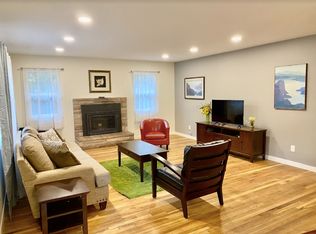 1075 SW Plum Dr, Portland, OR 97219