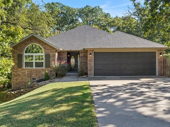 16 Balsham Ln, Bella Vista, AR 72714