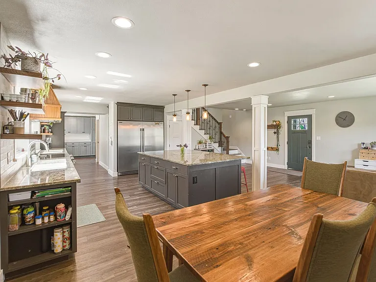 317 Meadow Dr — Photo 5