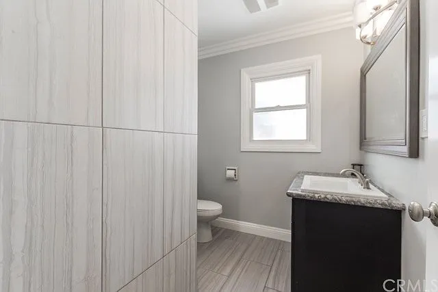 1250 E 1st St #6 — Photo 5