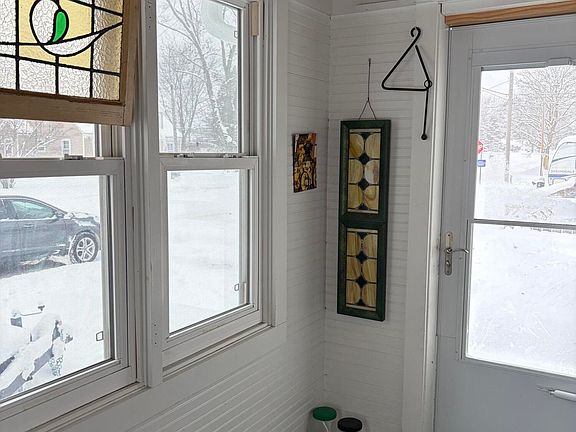 5th image of 106 N Reinberg Ave