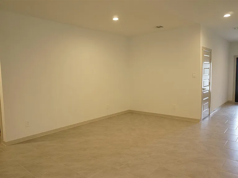 3966 Canyon Shore Ln — Photo 4