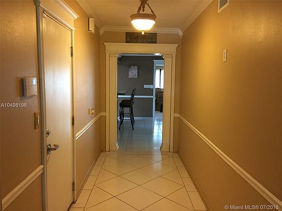 5th image of 4537 SW 24th Ave