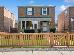 5821 N Hermitage Ave, Chicago, IL 60660
