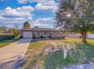 5691 Eagle Dr, Milton, FL 32570