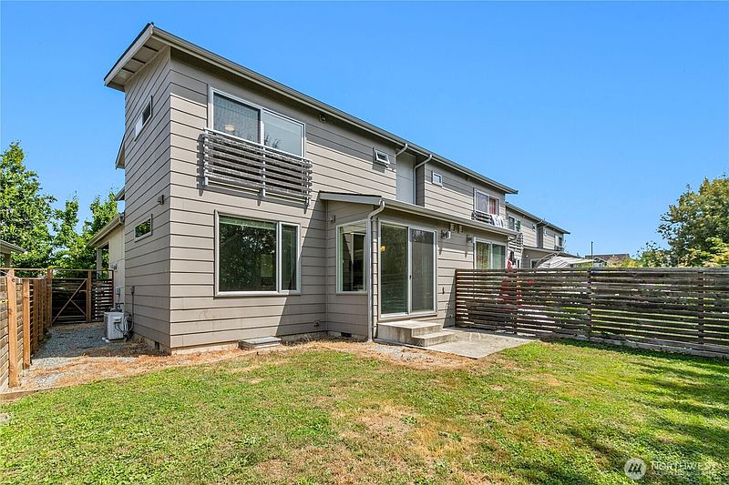 3rd image of 517 Spring Vista Place