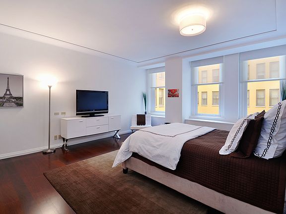 3rd image of 55 Wall St APT 627