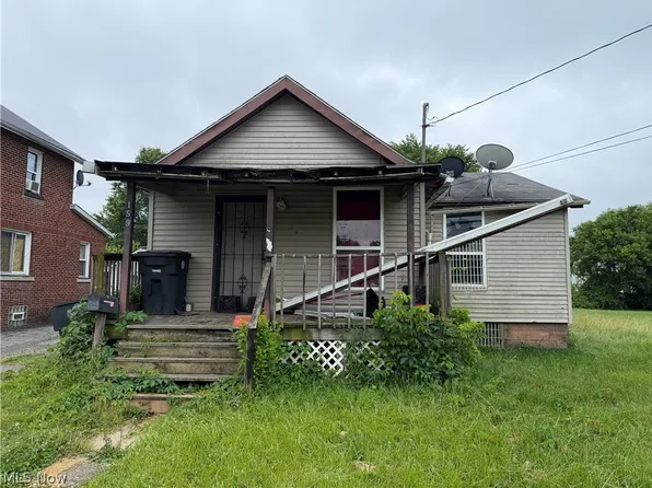 159 Comstock St NW, Warren, OH 44483