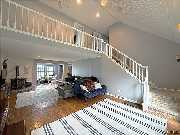 3rd image of 2765 W Lake Rd