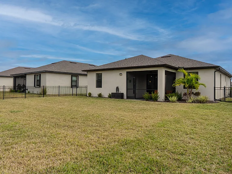 1734 Saddlewood Cir — Photo 53