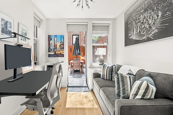 Sold by Compass | media 10