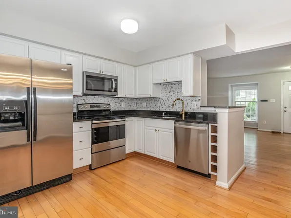 5073 9th St S, Arlington, VA 22204