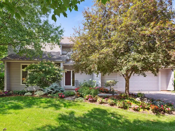 2410 Winter Cir, Wayzata, MN 55391