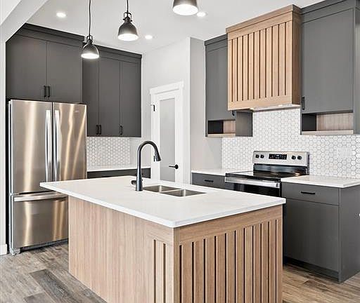 4th image of 3040 Dumont Way