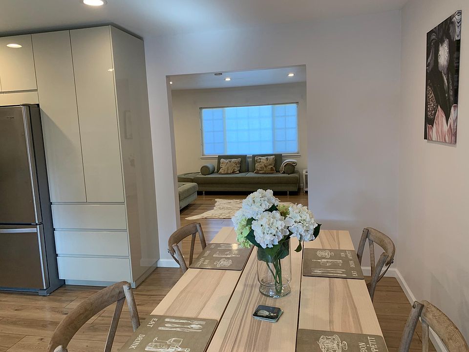 1st image of 220 Donohoe St