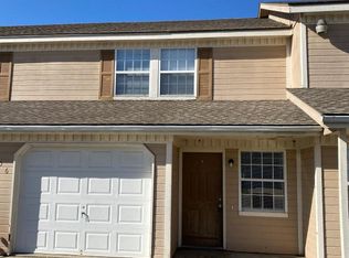 506 Sky Vue Dr APT B, Raymore, MO 64083
