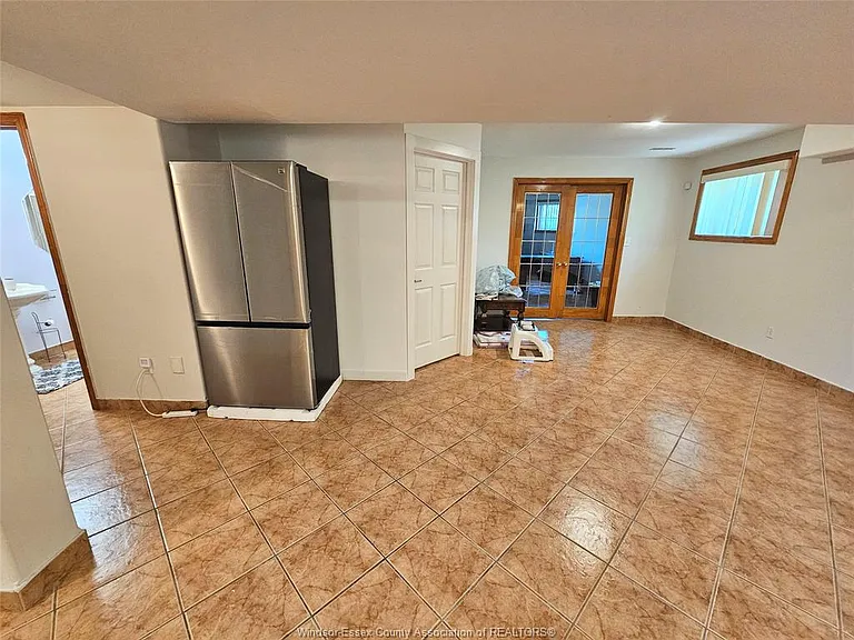 4896 Juliet Cres #BASEMENT — Photo 6