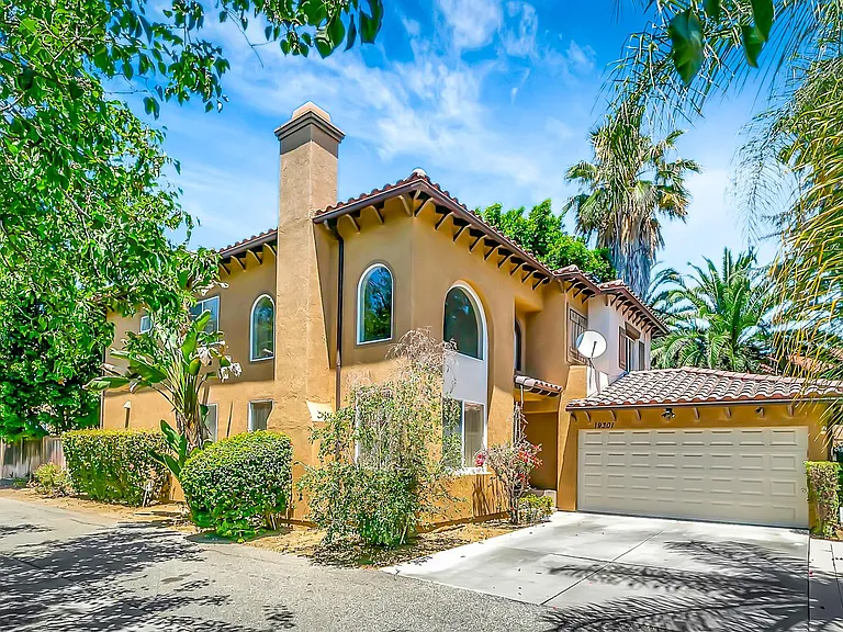 19316 Lavi Ct — Photo 98