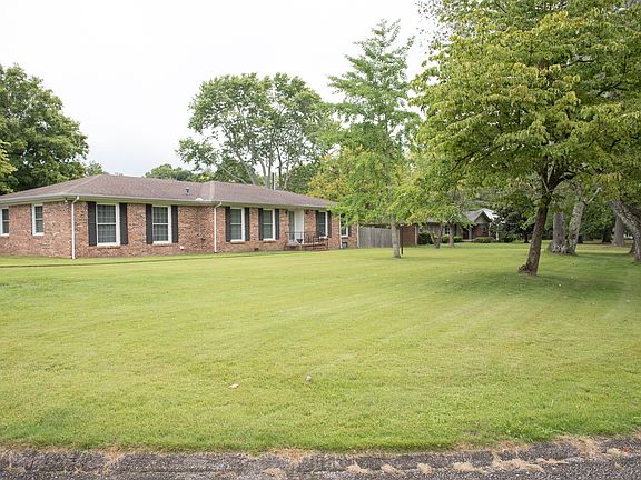 2nd image of 101 Essex Ct