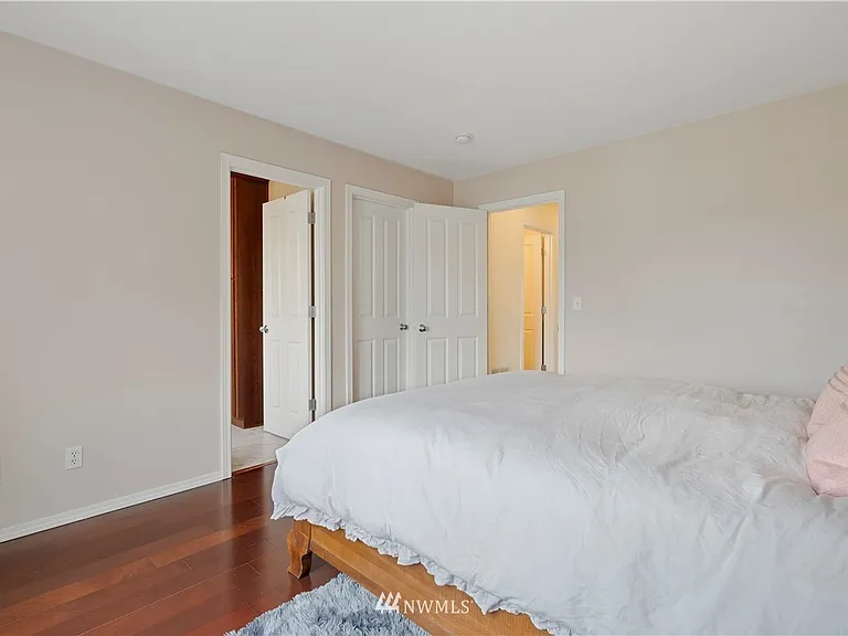 24517 SE 275th St — Photo 32
