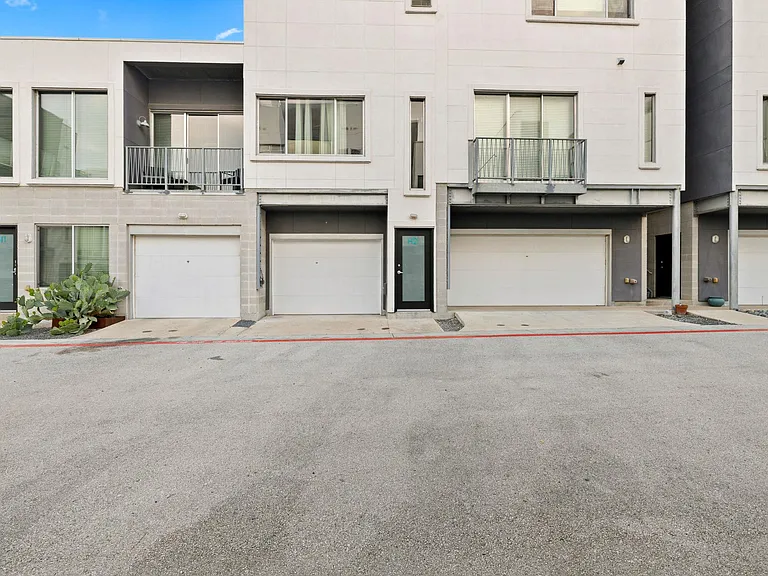 4801 S Congress Ave #H2 — Photo 1