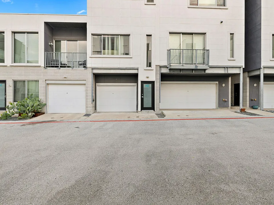 4801 S Congress Ave #H2